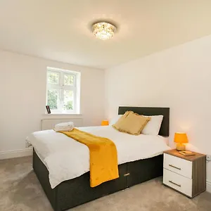 ✰onpoint -large 2 Bedroom Apt With Parking!✰ , Nottingham United Kingdom