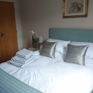 Apartment 12 Emperors Wharf